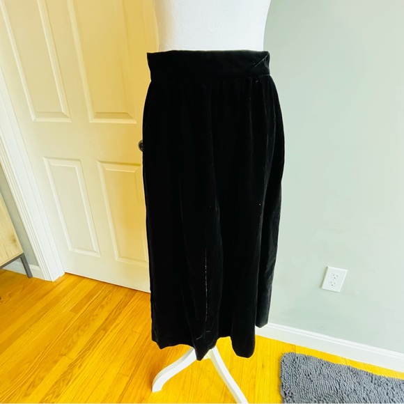 Vintage Dennis Goldsmith Elegant Black Velvet Skirt Size 8 - Picture 2 of 10